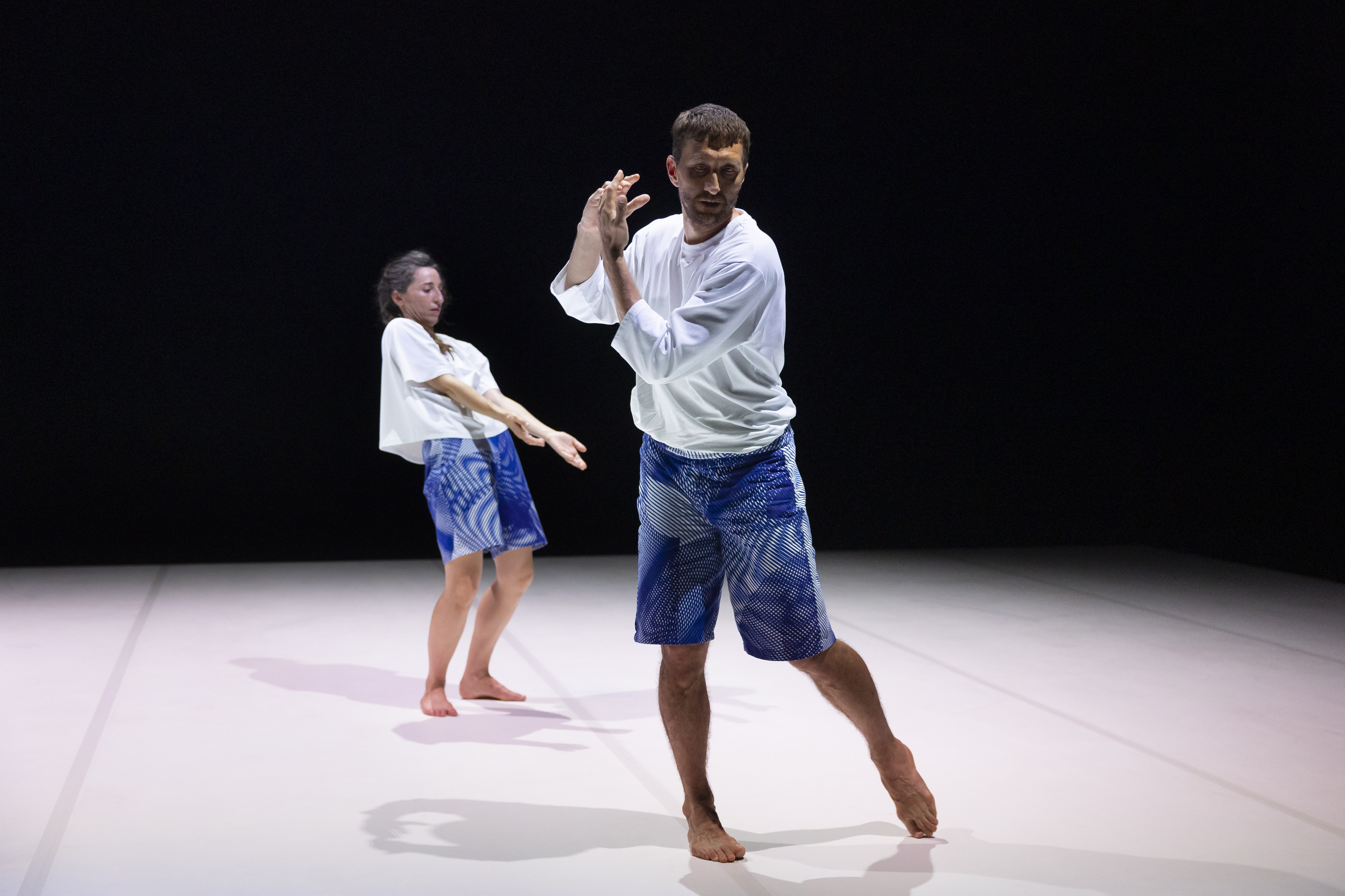 La Vie Nouvelle, Sylvain Huc et Mathilde Olivares © Laurent Philippe
Festival Montpellier Danse. A lire sur SpinticA.fr