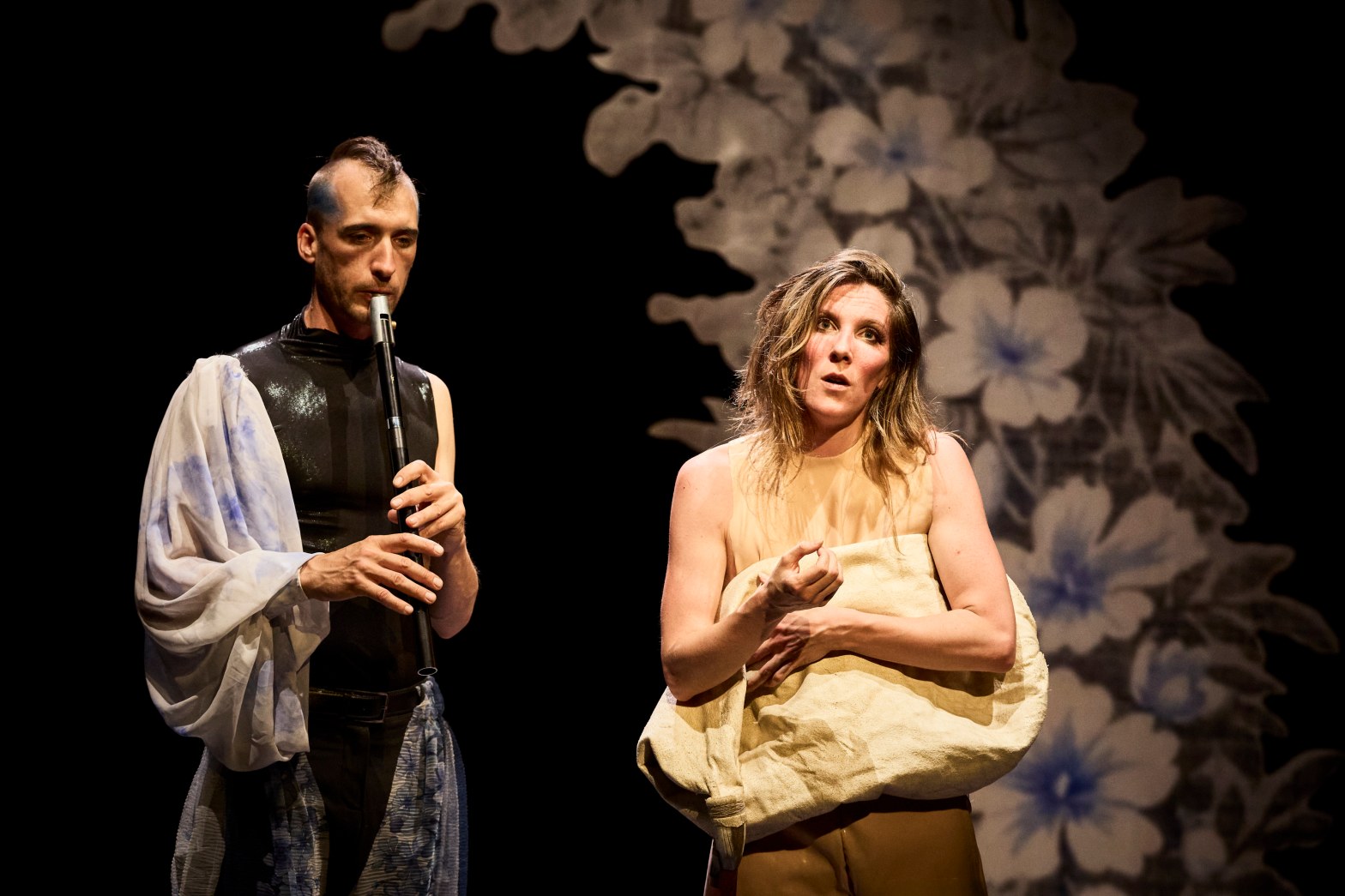 GROWING PIECE - Madeleine Fournier et Julien Desailly / Hivernales © Christophe Raynaud de Lage/ Festival d’Avignon